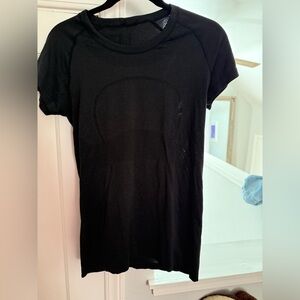 Lululemon Black Short Sleeve Athletic Top